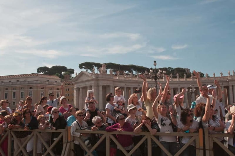Rome: Papal Audience with Pope Leo XIV & Expert Guide - Should you book this Papal Audience with a guide?