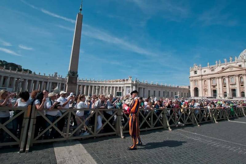 Rome: Papal Audience with Pope Leo XIV & Expert Guide - What to wear and bring so the day stays pleasant