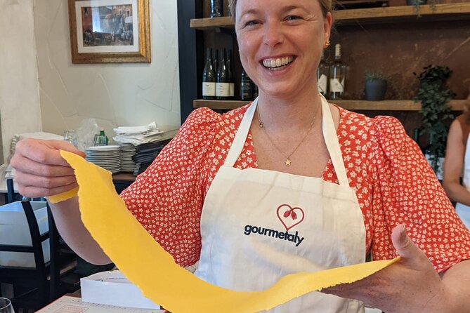 Rome: Pasta Cooking Class, Dinner & Wine in Authentic Restaurant - Finding your way: meeting near the Jewish Ghetto