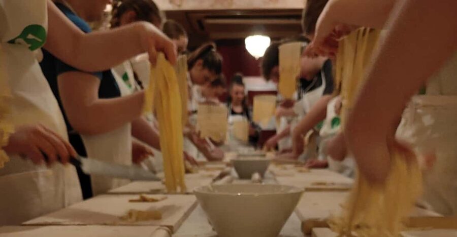 Rome: Pasta & Tiramisu Cooking Class near the Spanish Steps - Why This Rome Class Feels More Like a Dinner Than a Demo