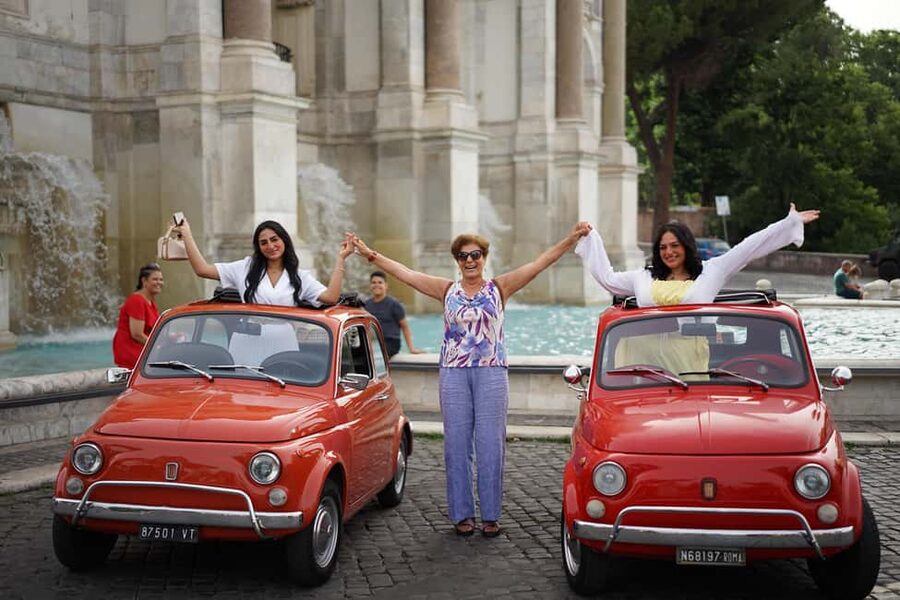 Rome: Photoshoot Service with Vintage Fiat 500 - Trastevere, the fountains, and “the Rome in-between”