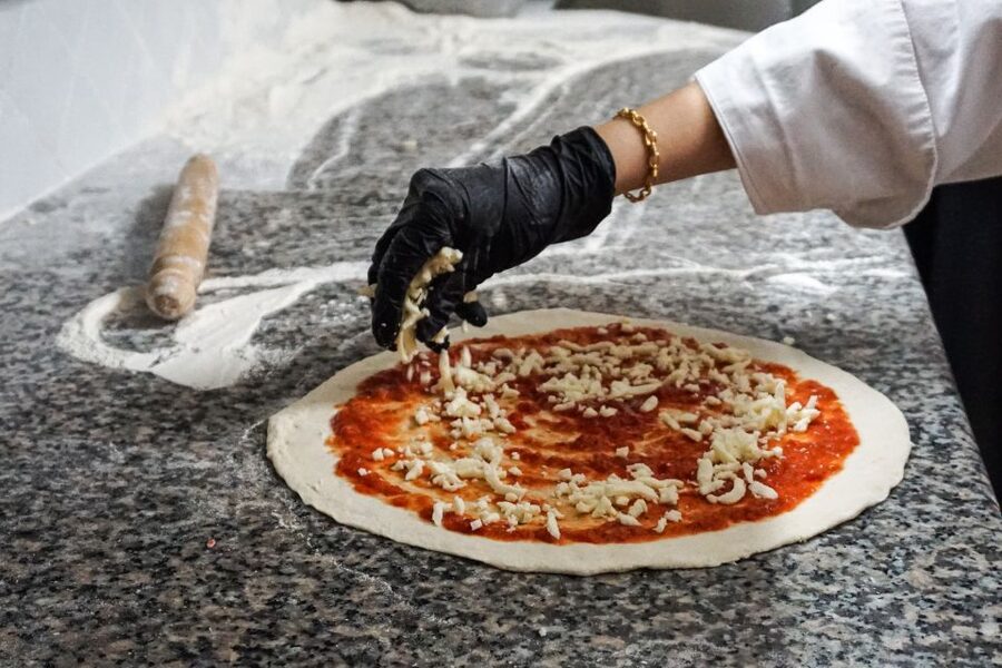 Rome: Pizza and Tiramisu Cooking Class in Piazza Navona - Practical tips so your evening goes smoothly