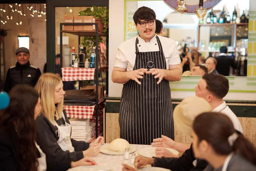 Rome: Pizza Cooking Class in Piazza Navona with Drinks - Bruschetta and Drinks, Eating While You Learn