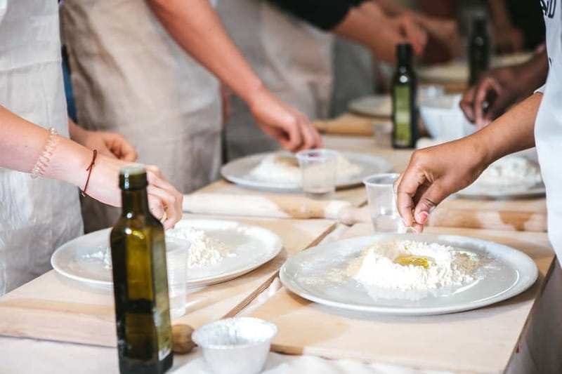 Rome: Pizza & Gelato Making Class with Wine & Limoncello - Who should book this pizza and gelato class?