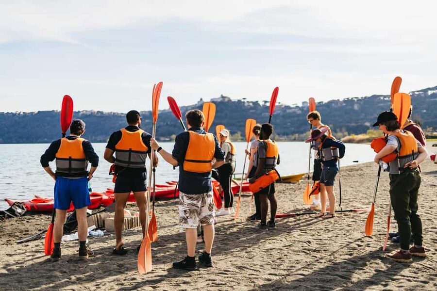 Rome: Popes' Lake, Kayak Tour with Swimming & Roman Pizza - Roman pizza on the shore: why this snack works better than a city lunch