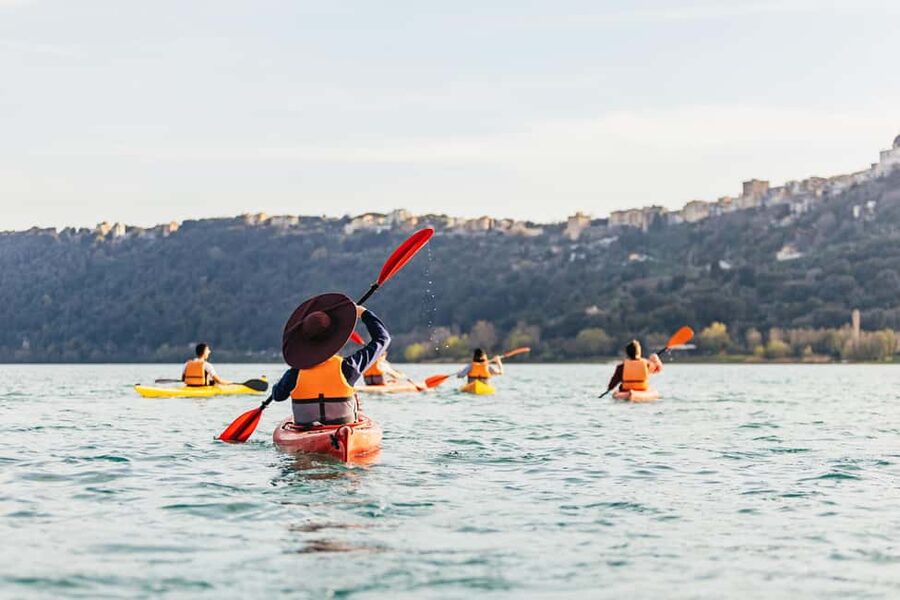 Rome: Popes' Lake, Kayak Tour with Swimming & Roman Pizza - Guides, group vibe, and how patience shows up on the water