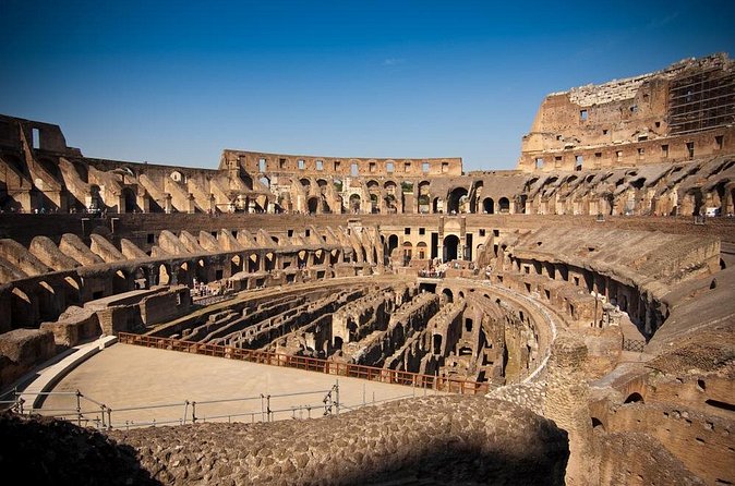 Rome: Private Colosseum Arena Tour With Roman forum Access - The guide factor: when the commentary turns into a show (in a good way)