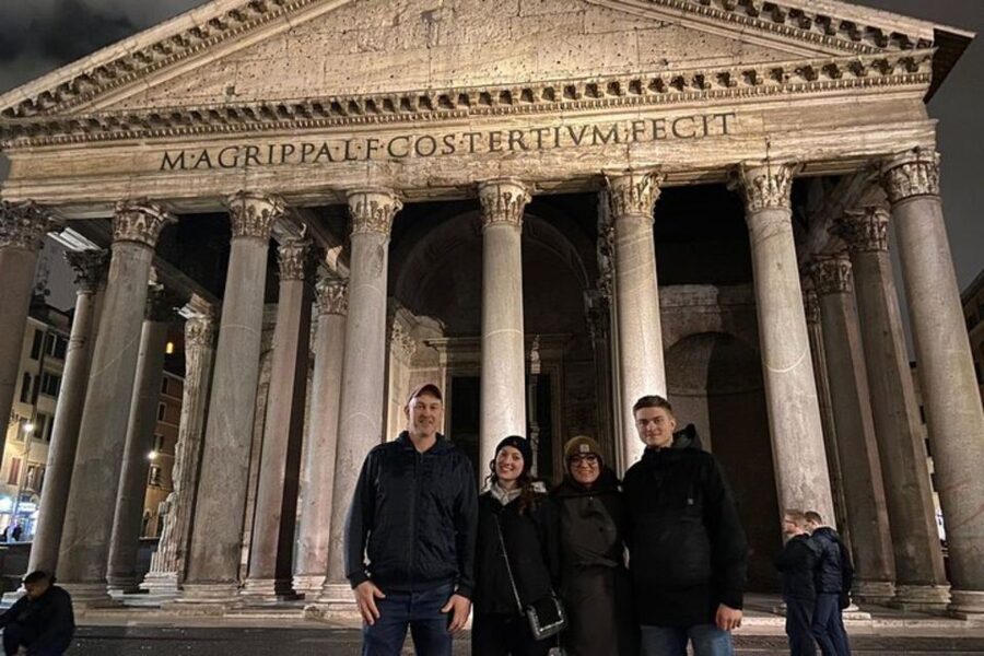 Rome : Private custom walking tour with a local guide - Rome’s Day on Foot: Photo Stop, Guided Sightseeing, and Exterior Visits