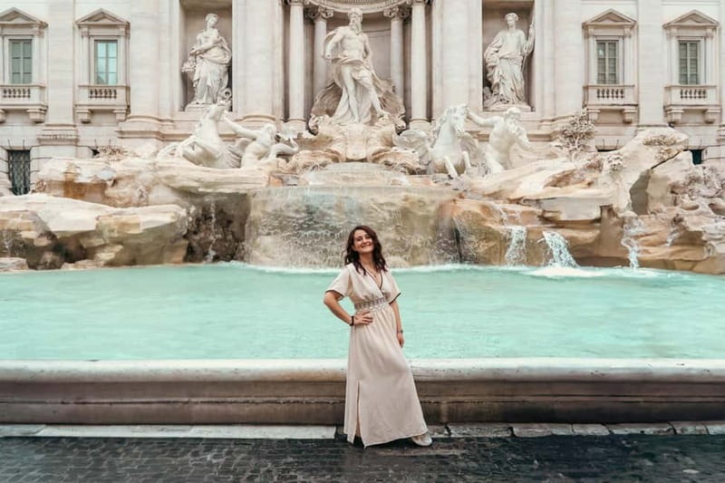 Rome: Private photoshoot at the Trevi Fountain Golden Hour - Why sunrise at Trevi Fountain beats daytime photos