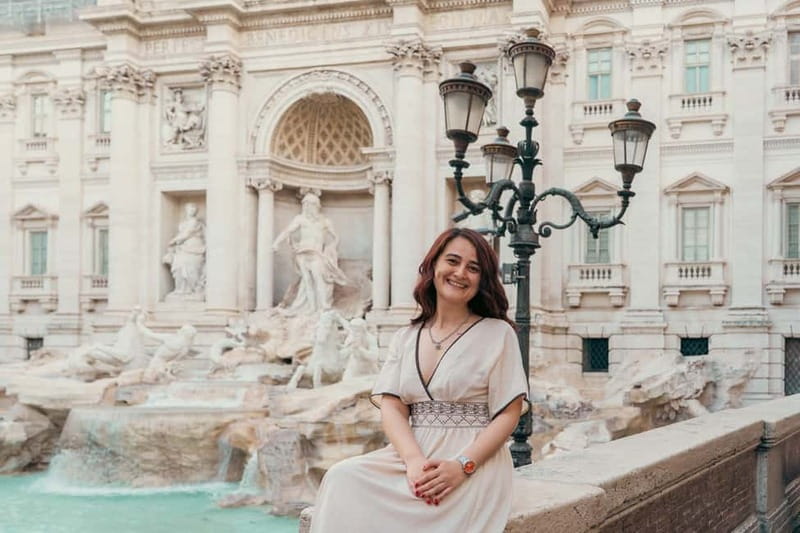 Rome: Private photoshoot at the Trevi Fountain Golden Hour - Posing help that looks natural in photos