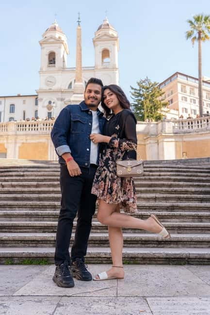 Rome: Private photoshoot at the Trevi Fountain Golden Hour - The photo package: how many images, how they’re delivered