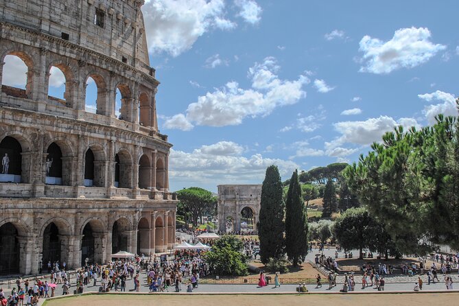 Rome Private Photoshoot: Colosseum & Trevi Photo Walk - Should You Book This Rome Colosseum and Trevi Photo Walk?