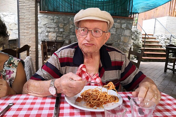 Rome Private Wine & Food Tour Trastevere, Ghetto, Campo de Fiori - Private guide energy: why this format feels different