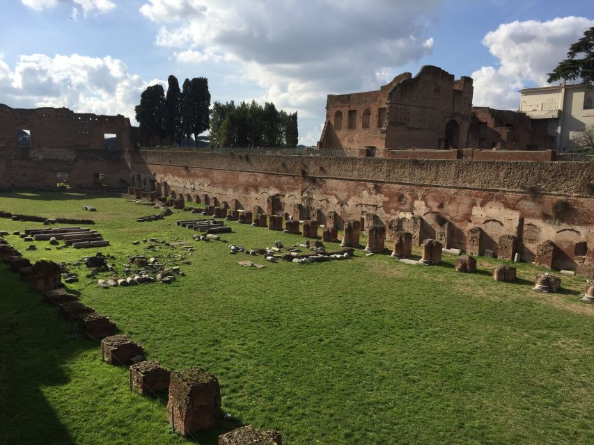 Rome: Roman Forum & Palatine Hill Tour - Getting started at the Colosseo metro, then facing Forum security