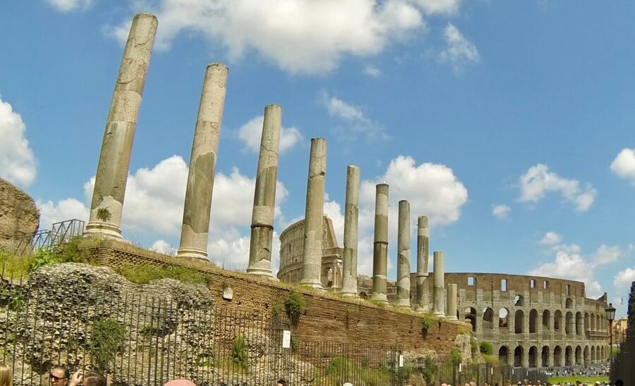 Rome: Roman Forum & Palatine Hill Tour - Arch of Titus, Senate House, and Julius Caesar’s grim climax