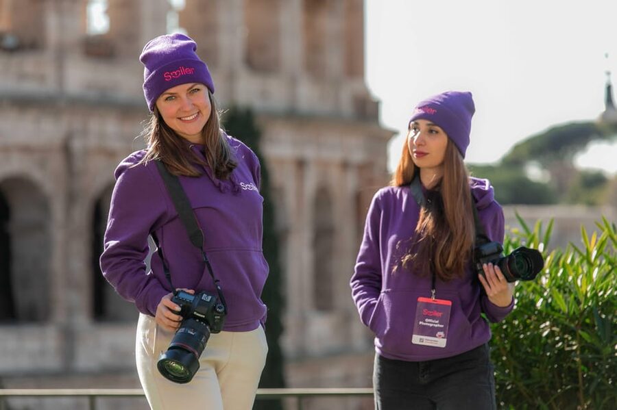 Rome: Romantic Photoshoot for Couples - Meeting points in Rome: Trastevere, Fontana della Barcaccia, or Piazza di Spagna