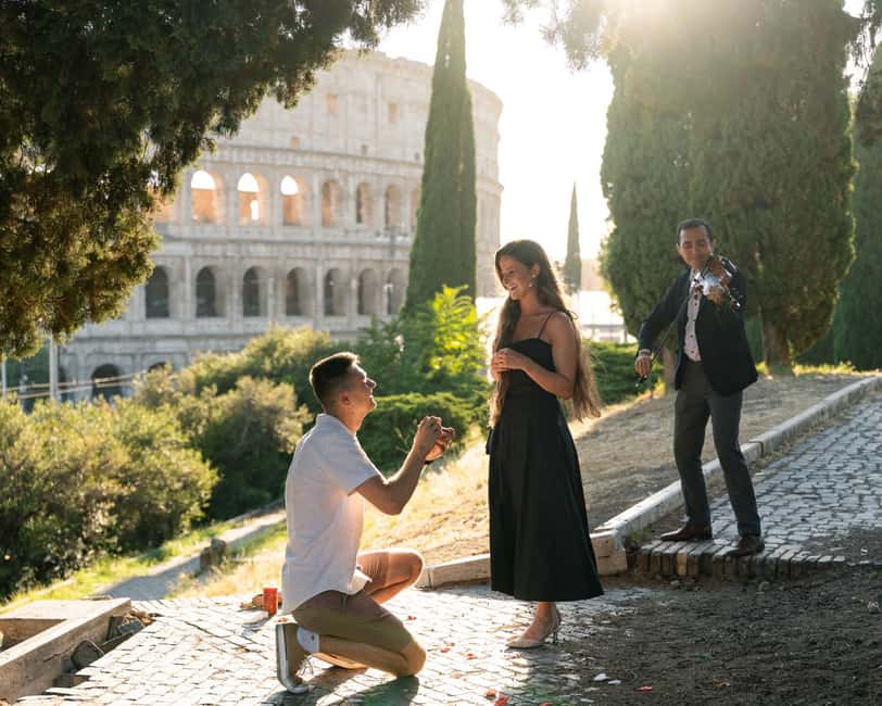 Rome: Romantic Proposal PhotoShoot - Meeting point near Colosseo, then you let the photographer handle the rest