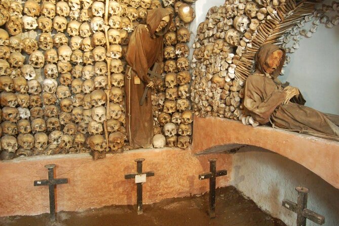 Rome’s Bone Chapel and Catacombs: Skulls, Crypts and City Ride - Key points before you go
