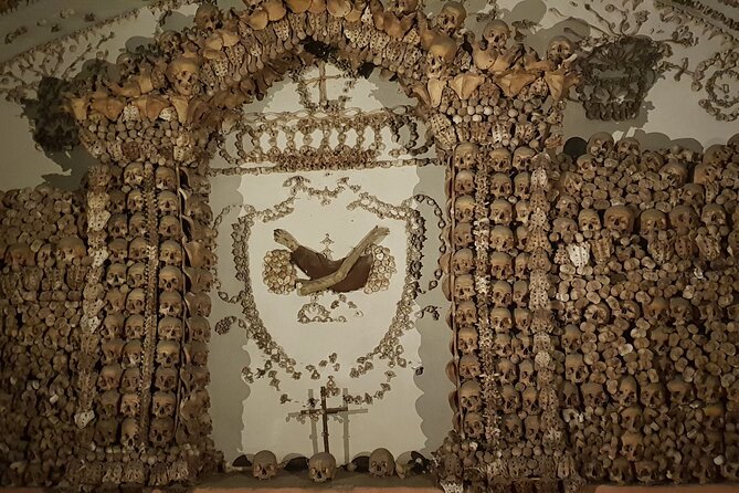 Rome’s Bone Chapel and Catacombs: Skulls, Crypts and City Ride - Meeting point at Touristation Aracoeli, Piazza Aracoeli