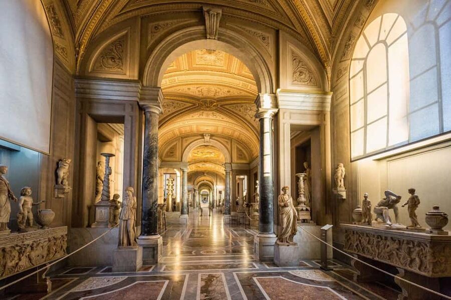 Rome: Sistine Chapel, Vatican Museums Entry, & Audioguide - Dress code and what to pack for Vatican entry