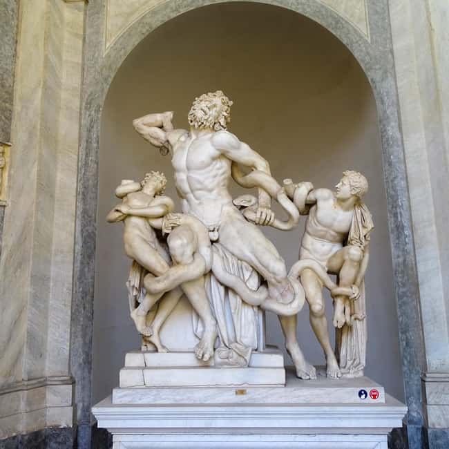 Rome: Skip the line Vatican Museums & Sistine Chapel Tour - Belvedere Courtyard sculptures: from Laocoön to Michelangelo’s anatomy