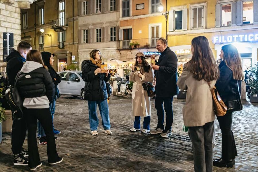 Rome: Small-Group City Highlights Moonlight Walking Tour - Piazza Navona to the Pantheon: Bernini, ancient games, and a concrete puzzle