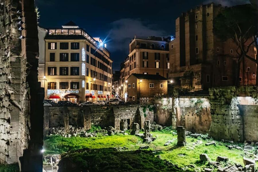 Rome: Small-Group City Highlights Moonlight Walking Tour - Trevi Fountain under moonlight: quieter photos and symbol talk
