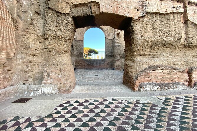 Rome: Small-Group Tour of Caracalla Baths and Circus Maximus - Guides and headsets: getting every detail without craning your neck