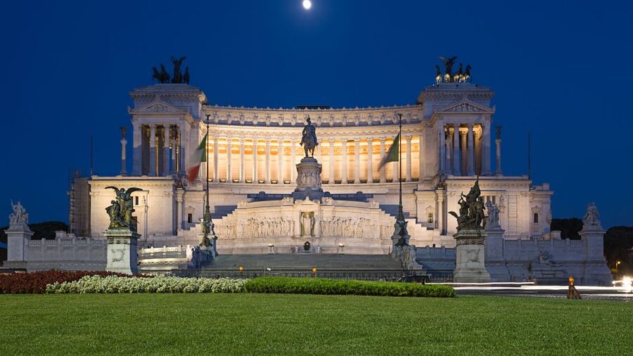 Rome: Squares and Fountains Walking Guided Tour - A Panoramic Start Above the Spanish Steps