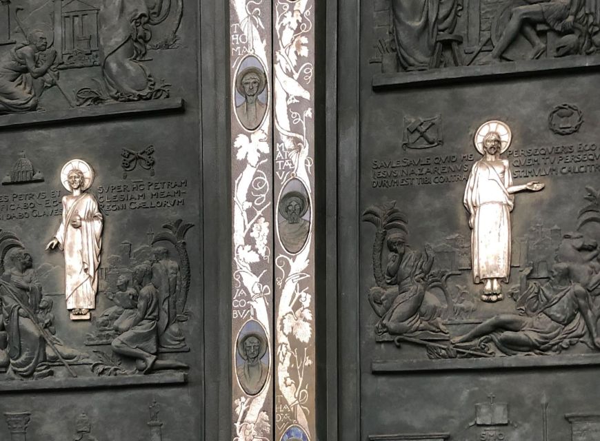 Rome: St Paul's Basilica, Sarcophagus, & Major Basilica Tour - Pillars, Peter, and the Art of Church Connection