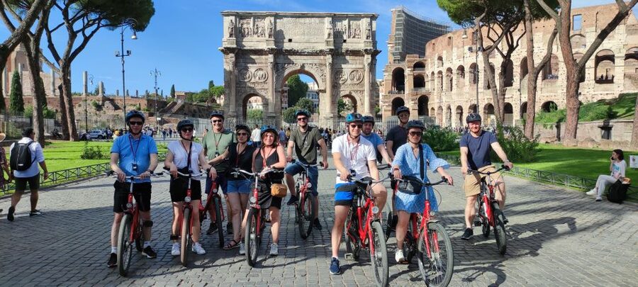 Rome: Standard or E-Bike Highlights Guided Tour - Meeting at Fat Tire Tours and Getting Rolling Without Stress