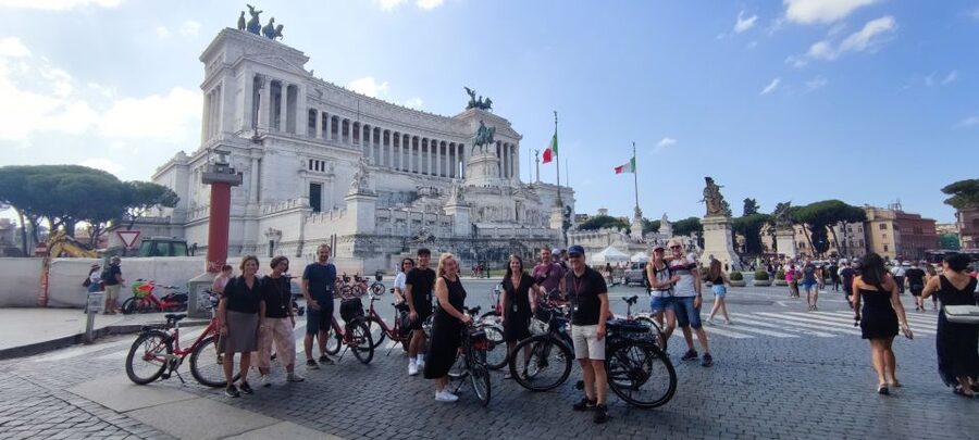 Rome: Standard or E-Bike Highlights Guided Tour - Pantheon Stop, Classic Roman Architecture Up Close (Without the Rush)