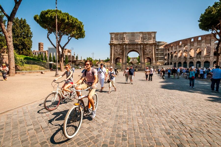 Rome: Standard or E-Bike Highlights Guided Tour - Temple of Hadrian and the Art of Brief Look-Throughs
