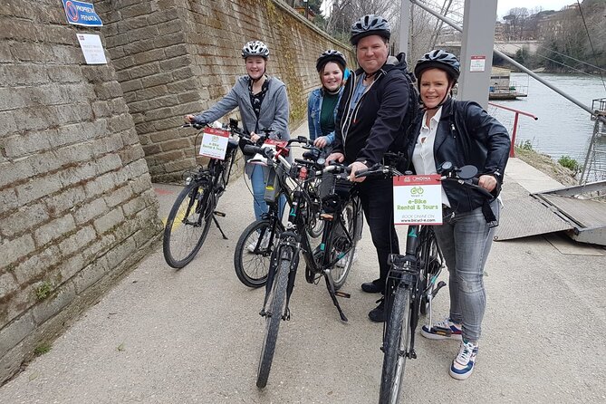 Rome Tiber cycle path: Electric & Muscle Rental Bike - Timing and weather: how to avoid a “half day in the rain” regret