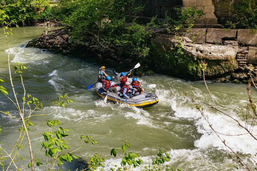 Rome: Tiber River Urban Rafting Tour with Roman Pizza - Key things to know before you go