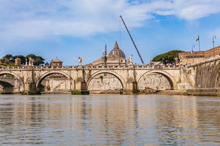 Rome: Tiber River Urban Rafting Tour with Roman Pizza - The first float segment on the Tiber, plus the city views you cannot fake