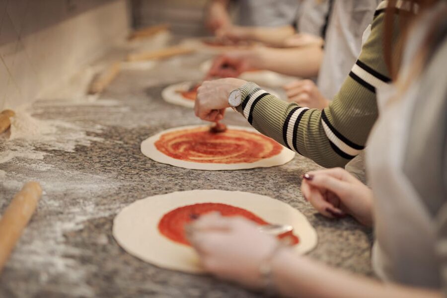 Rome: Traditional Pizza Cooking Class near Piazza Navona - Drinks built into the experience, not just added