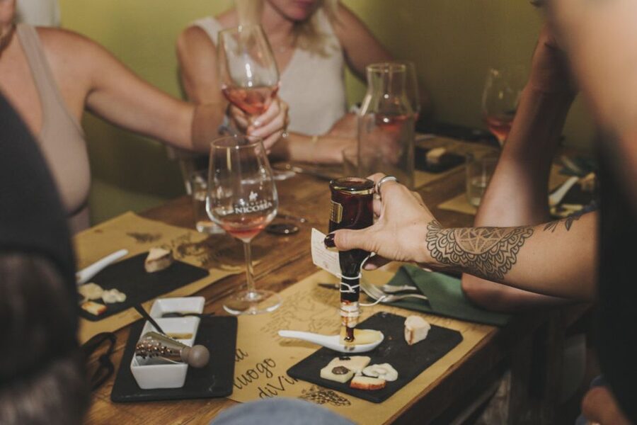 Rome: Trastevere Wine Tasting with Food Pairing and Gelato - The second stop and the short walk, why it matters