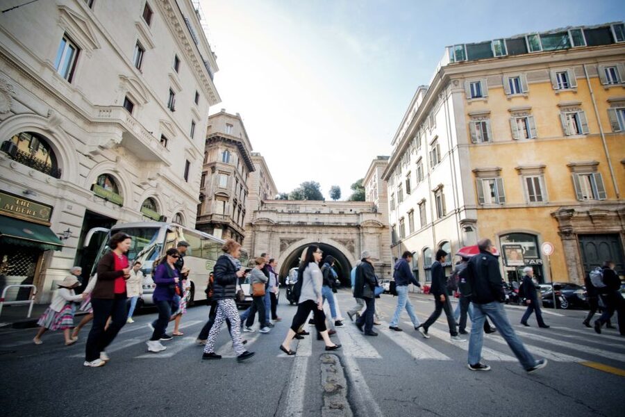 Rome: Treasures of the City 3-Hour Morning Tour - Castel Sant’Angelo area and the jump to Vatican City