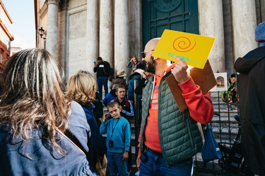 Rome: Trevi Fountain and Underground Guided Tour - Meeting Point at Santi Vincenzo e Anastasio, and How to Find the Group