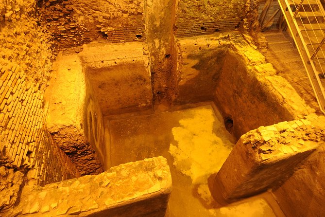 Rome: Trevi Fountain District and Underground Domus Guided Tour - Why the Depth and Timing Matter (and What to Expect Size-Wise)