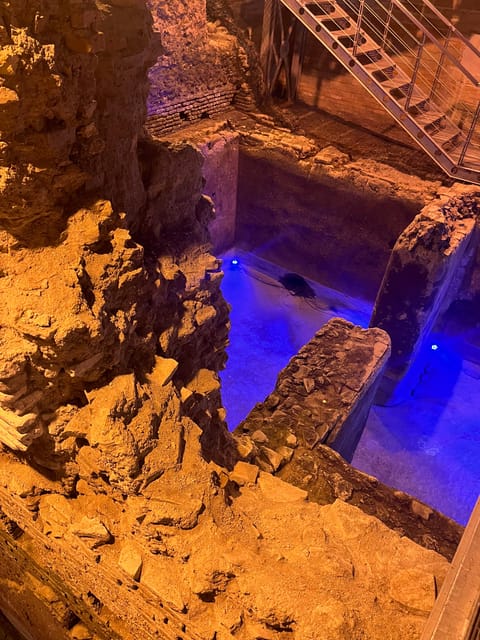 Rome: Trevi Fountain District Underground Tour and Ice Cream - Why Trevi Fountain’s Underground Works So Well