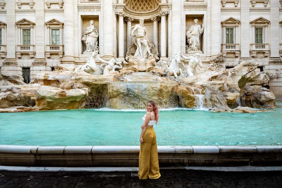 Rome: Trevi Fountain Photoshoot – Private & Personalized - Your photographer and the big difference between posed and natural