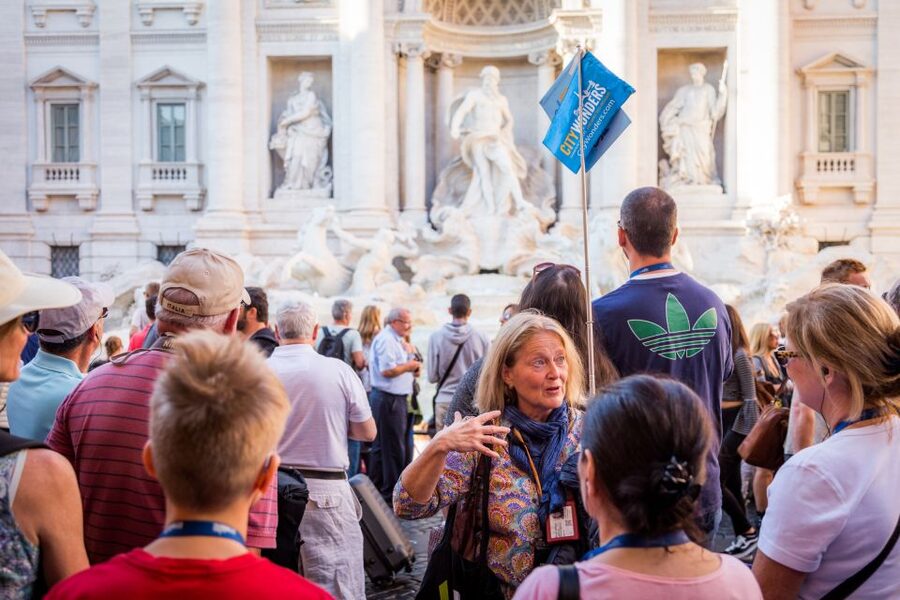 Rome: Trevi Fountain, Spanish Steps & Pantheon Walking Tour - Where to meet at Via Giuseppe Zanardelli (and what to bring)