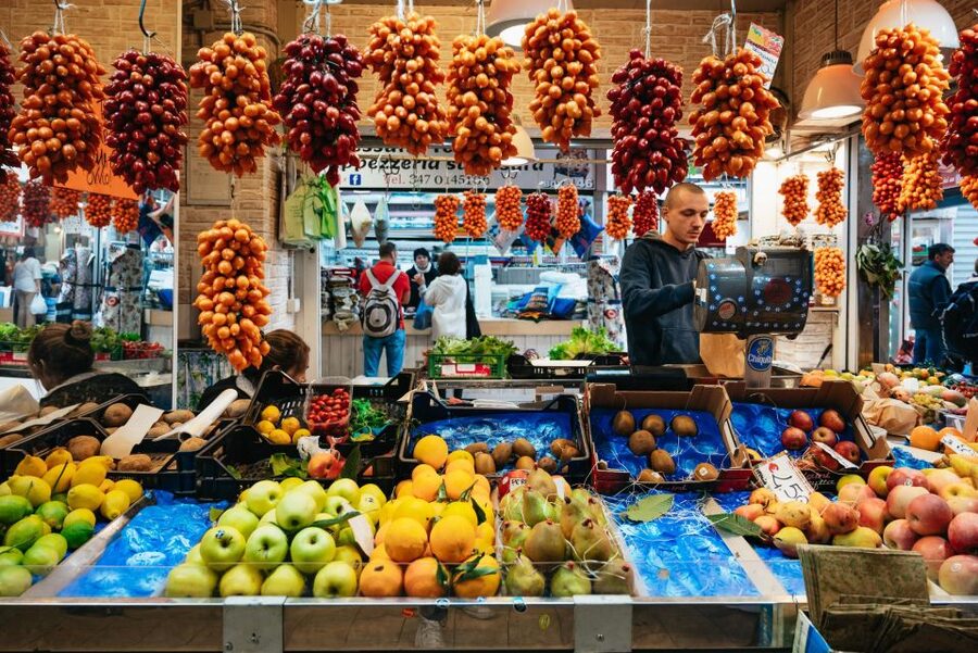 Rome: Trionfale and Prati Food and Wine Tasting Tour - Prati by the Vatican: street life, quick stops, and smart food instincts