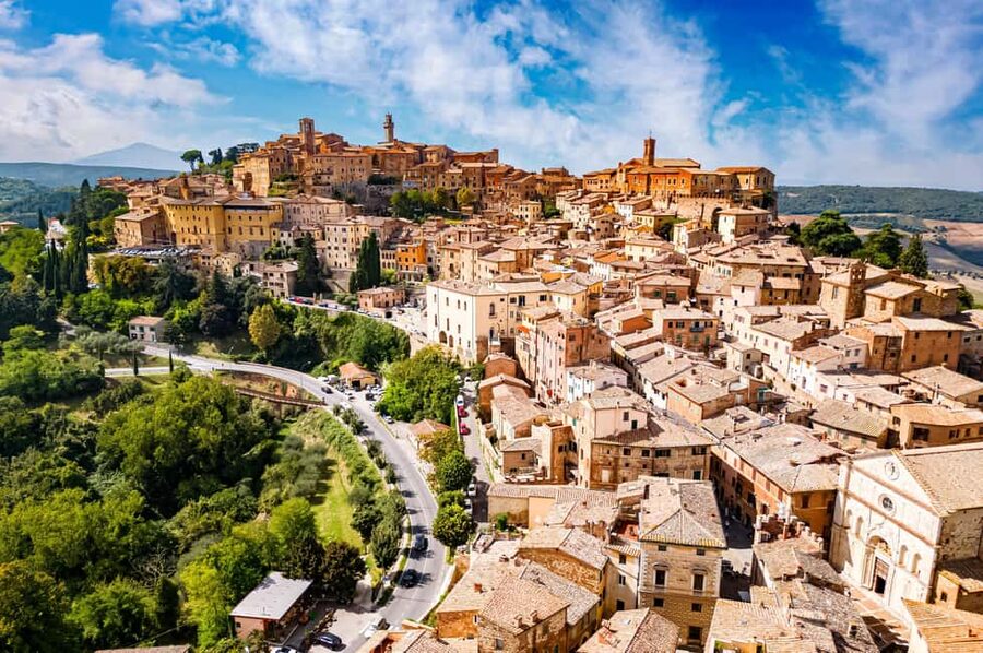 Rome: Tuscany & Montepulciano Day Trip with Lunch & Wines - Why Montepulciano and Pienza Fit So Well Into a Rome Trip