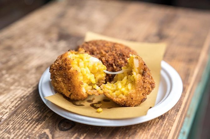 Rome: Ultimate Street Food Tour in the Old Town by Do Eat Better - Stop Three: Via della Scrofa for Norcinerie, Cheese, and Wine