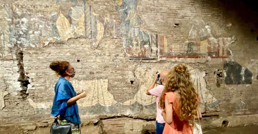 Rome: Underground Trastevere Guided Walking Tour - Choosing morning vs afternoon: Cavallini and San Crisogono timing
