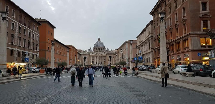 Rome: Vatican Museums and Sistine Chapel Skip-the-Line Entry - Vatican Museums Must-See Stops: Raphael, Sculptures, Maps, Tapestries