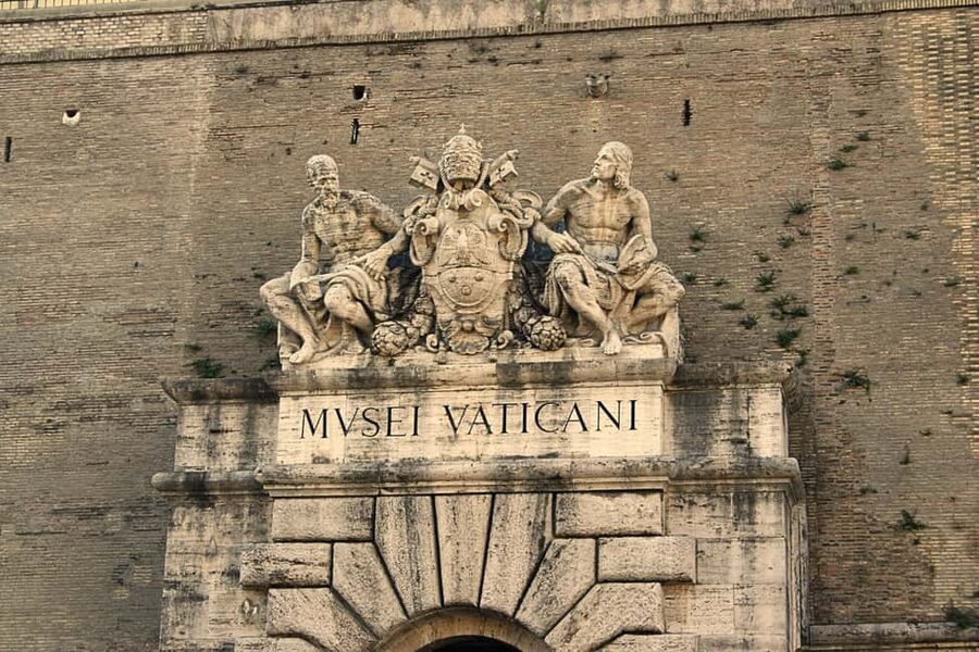 Rome: Vatican Museums & Sistine Chapel Small Group Tour - Priority entry in a max of 10: why it feels different